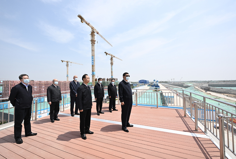 习近平在河北雄安新区考察并主持召开高标准高质量推进雄安新区建设座谈会(图8)