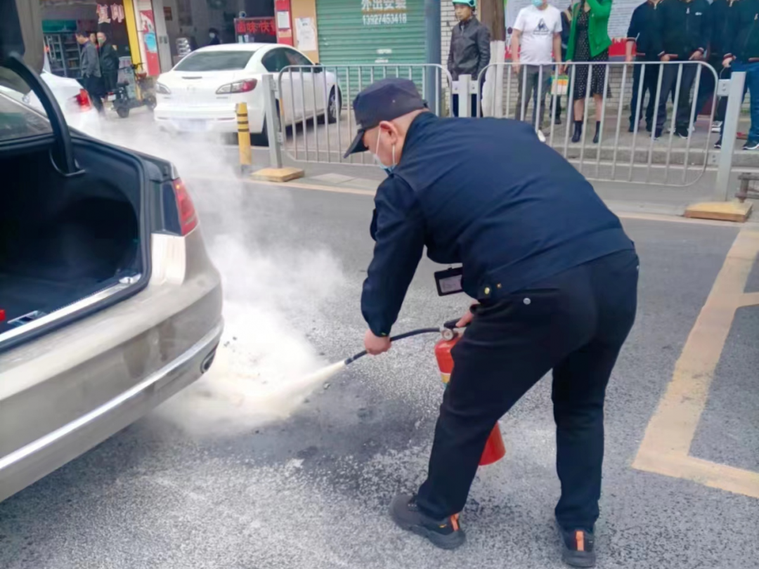 点赞!龙岗退役军人紧急灭火救人(图4) 图片