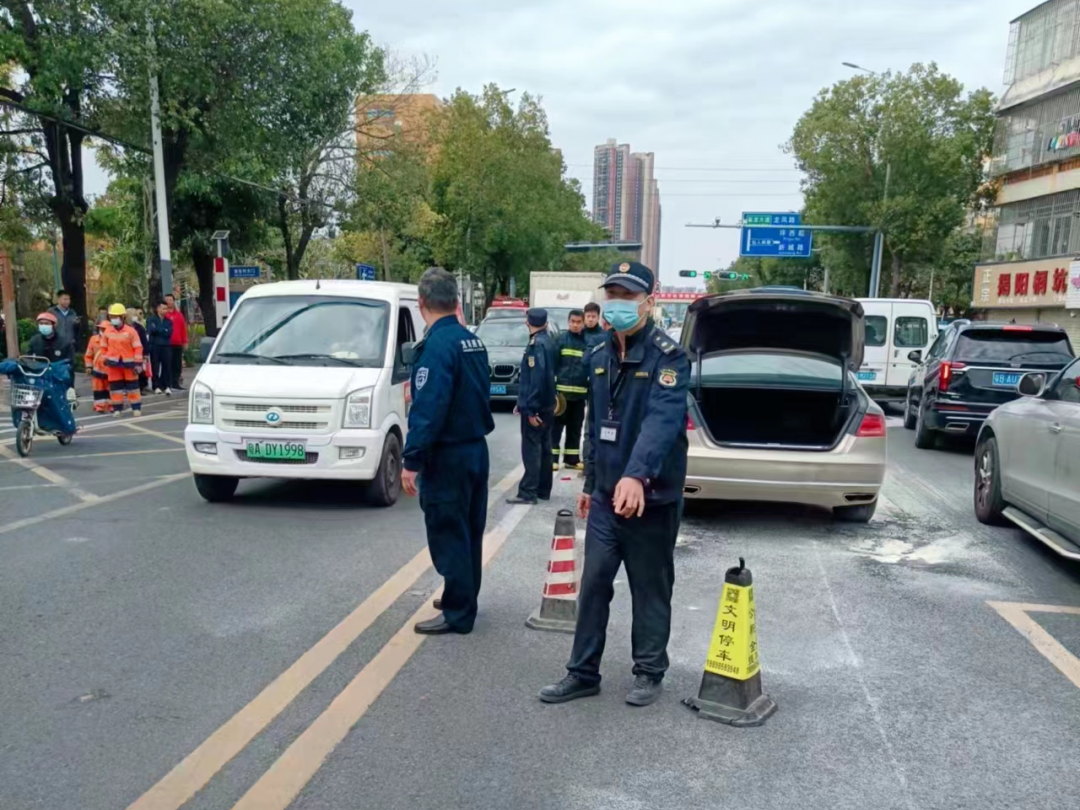 点赞!龙岗退役军人紧急灭火救人(图6) 图片