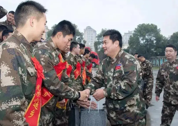 上海奉贤区：退役军人见义勇为，安全值拉满