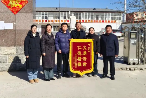 危急时刻，退役军人贾永杰挺身而出......