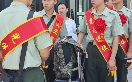 安徽阜阳：老兵的“惊天一跳”