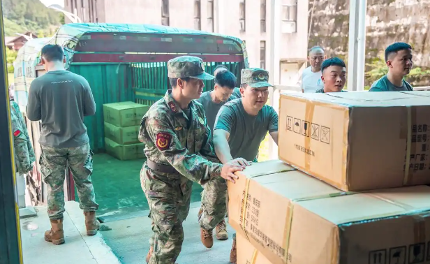 退伍不褪色！退役军人助力搭建救灾“物资生命线”