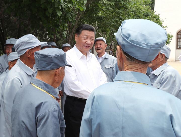 深情致敬英雄 擎举民族精神(图11)
