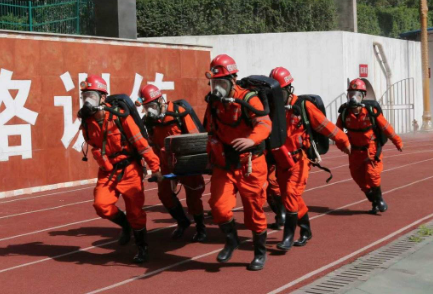 认真学习贯彻中央经济工作会议精神 为实现“十五五”良好开局守