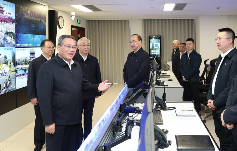 李强在应急管理部检查指导春节期间有关工作时强调 加强重点行业