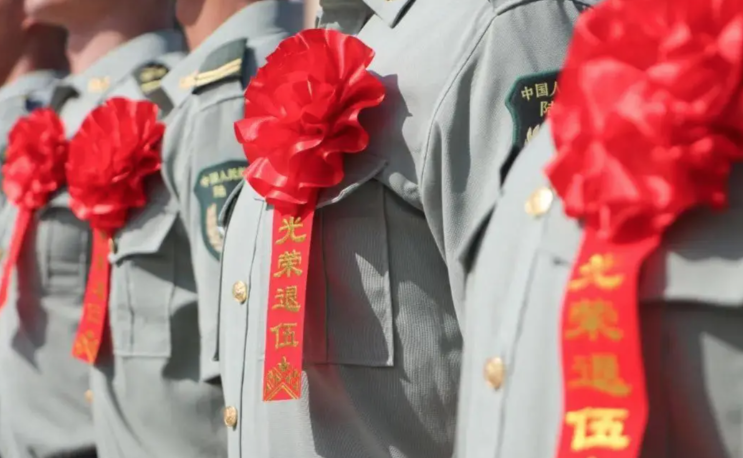 辽宁本溪：退役军人跳水勇救人