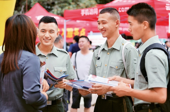 北京:退役不褪色 奉献显担当