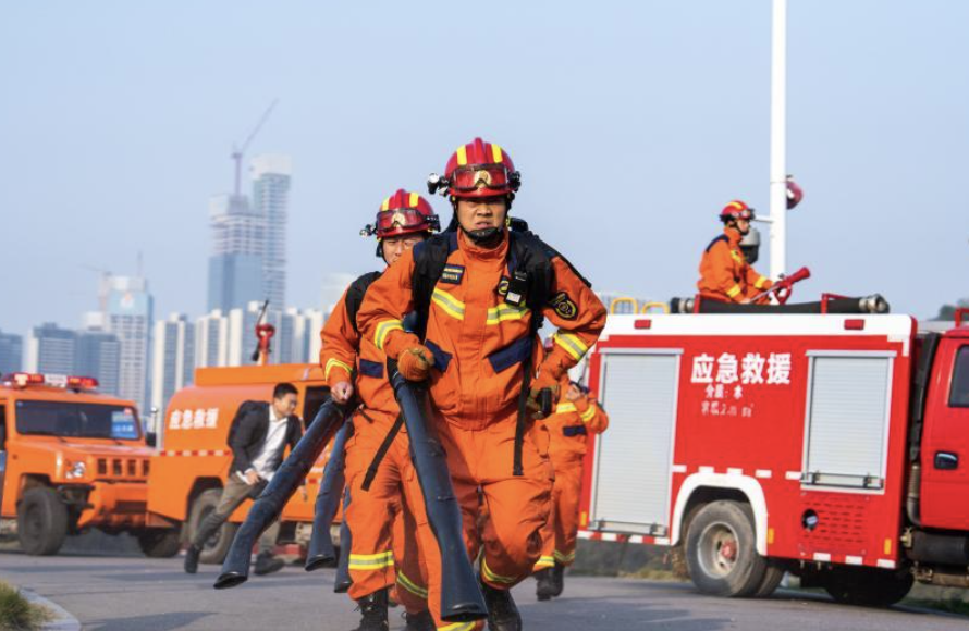 应急管理部召开“你奋斗的样子最美”座谈会
