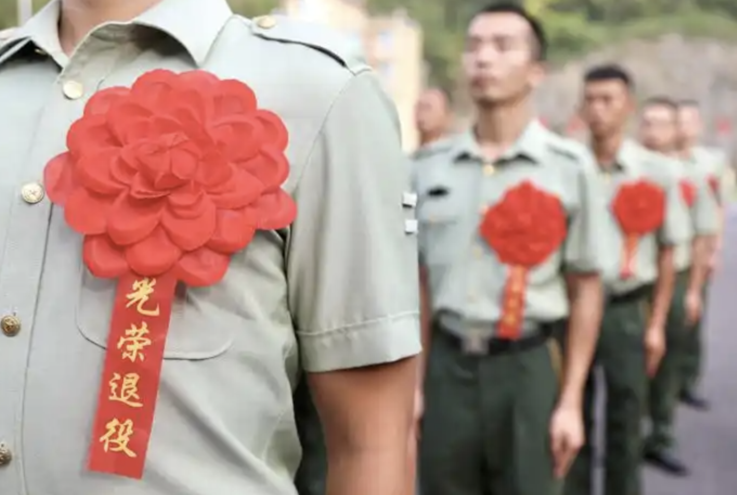 广西阳朔:“00后”退役军人挺身救孩童