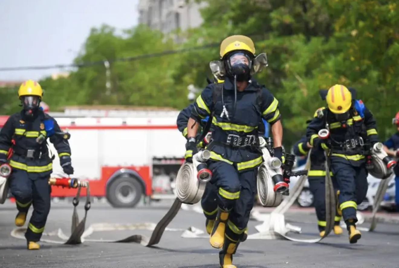 保持高度敏锐性和严的氛围 有力有效防范化解重大安全风险