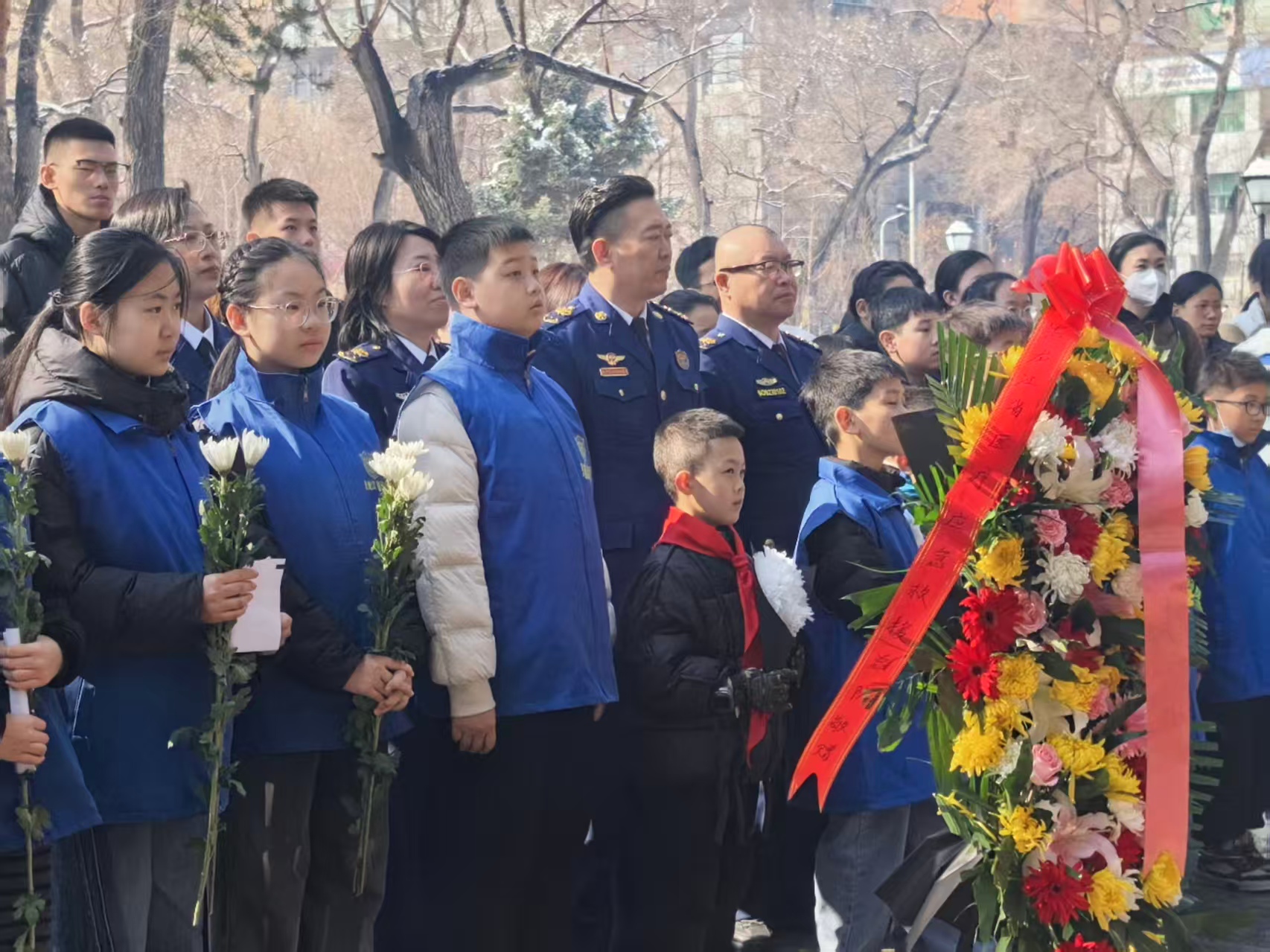 缅怀革命先烈 传承红色精神(图1) WechatIMG507.jpg