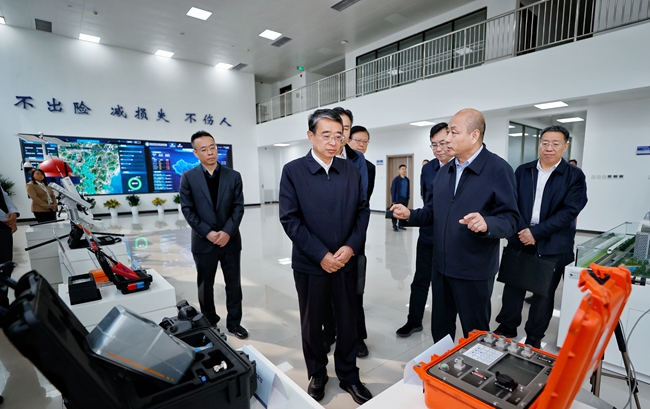 张成中到国家自然灾害防治研究院调研并 参加院党委树立和践行正确政绩观学习教育读书班(图1) 张成中到国家自然灾害防治研究院调研并 参加院党委树立和践行正确政绩观学习教育读书班(图1)