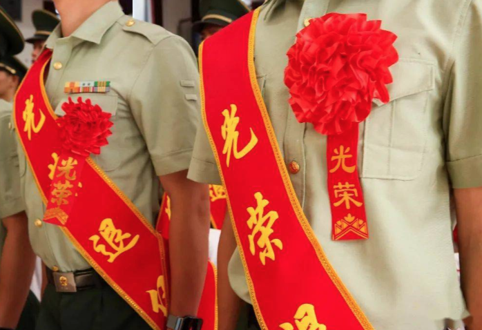 湖南：退役军人火场显身手