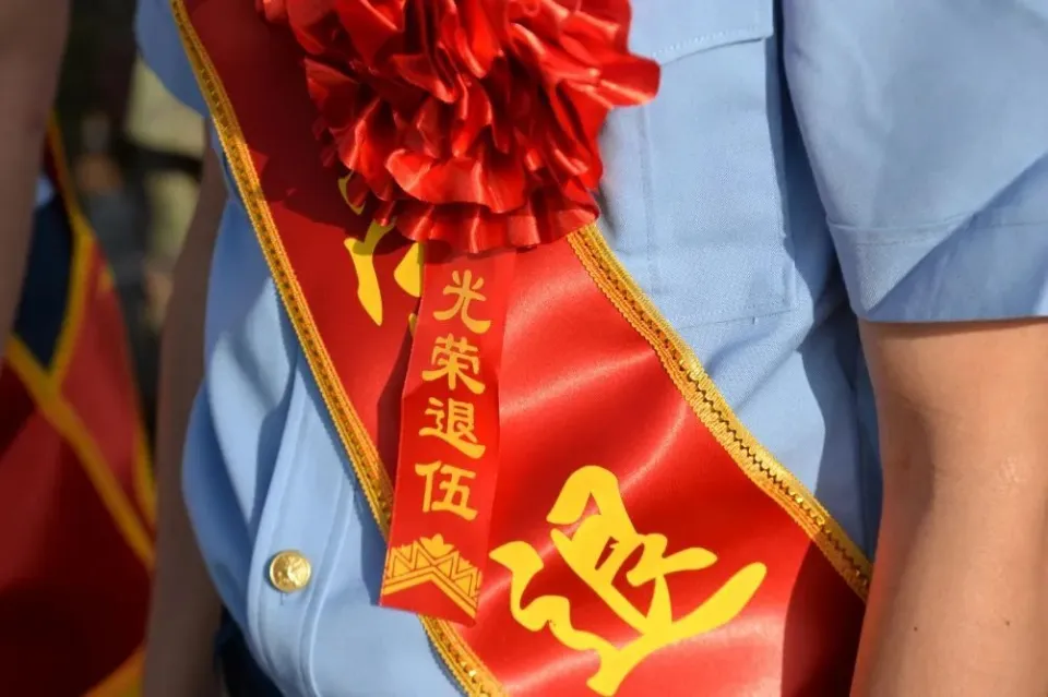 上海松江区:接娃路上变身“急救侠”