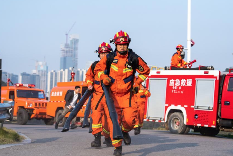 张成中在湖南调研防汛救灾工作