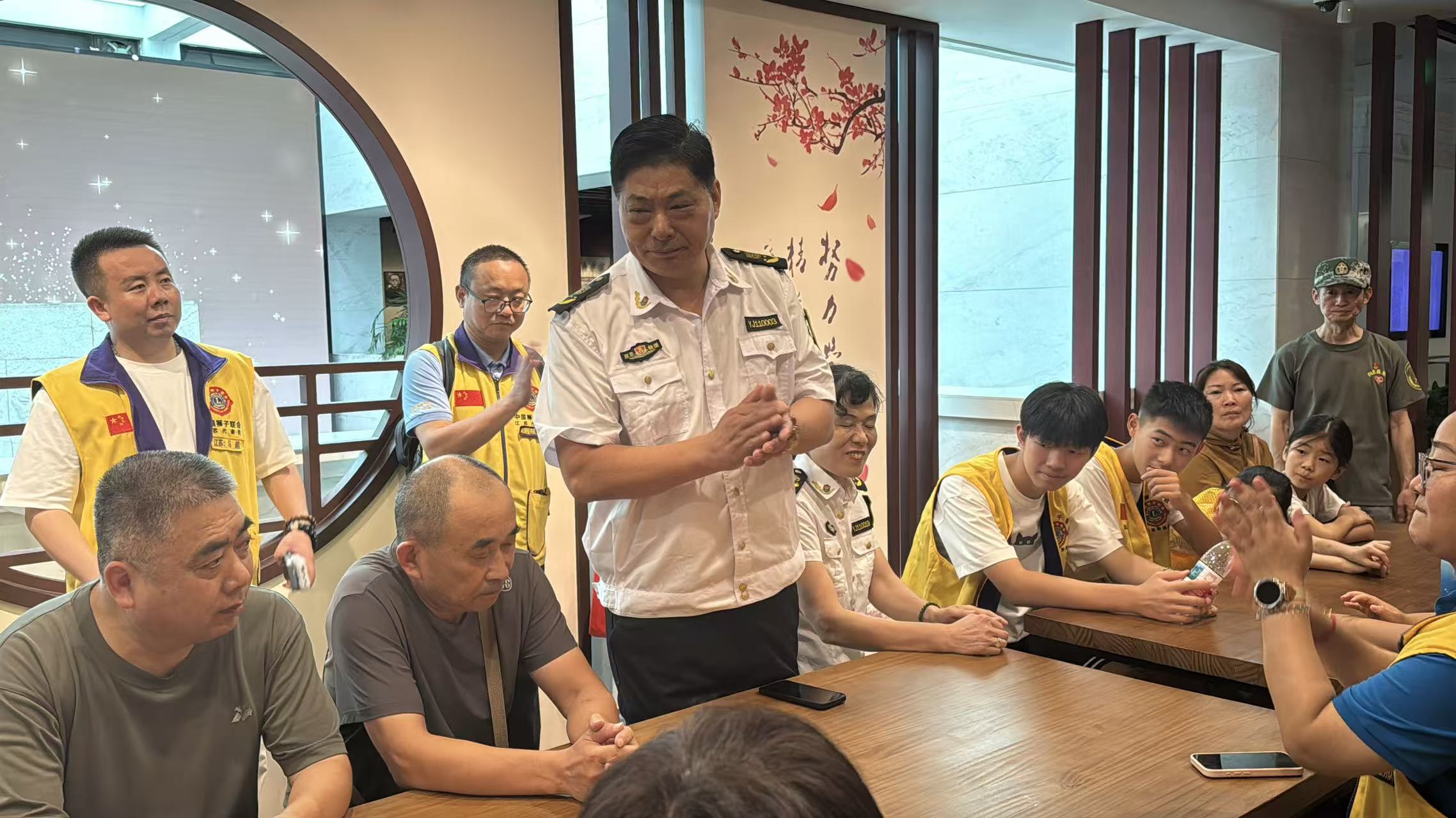 追寻红色足迹 致敬退伍老兵 拥军慰问活动走进梅园新村纪念馆(图3) 1a69728cf766f78496477adf1d6399f6.jpg