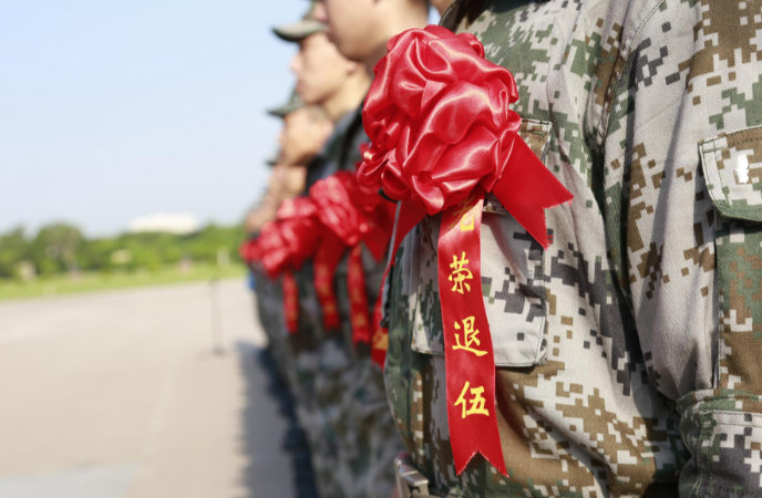 上海松江区：老兵又救人了