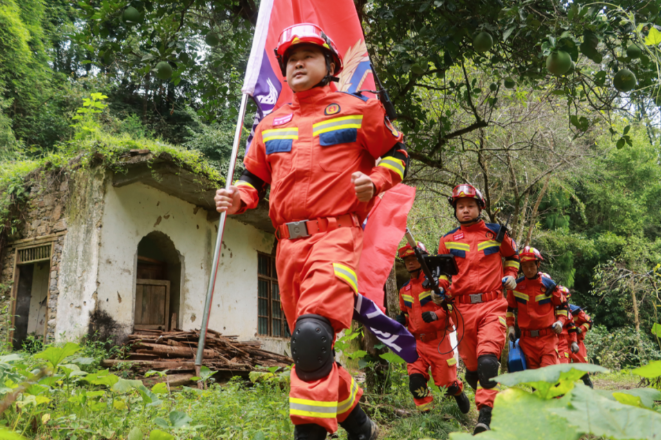 张成中在湖北、上海调研防汛救灾 和安全生产工作